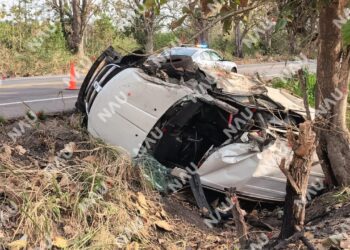 Vuelca camioneta en la Tapachula–Puerto Madero tras reventón de llanta; un lesionado