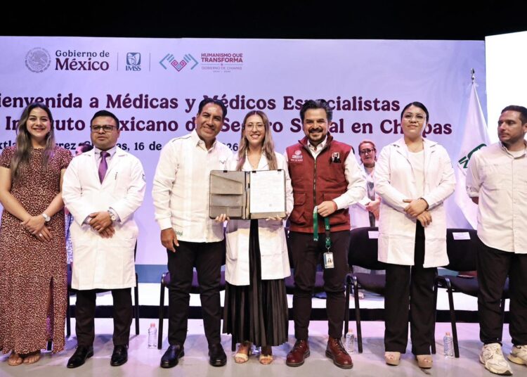 Eduardo Ramírez y Zoé Robledo dan la bienvenida a 371 médicos especialistas que se incorporan al IMSS Chiapas