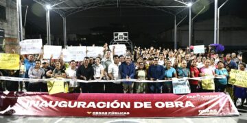 Habitantes de la colonia San Juan agradecen a Yamil Melgar por construcción de cancha techada