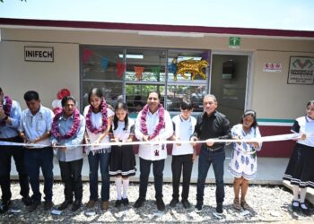 En Frontera Comalapa, Eduardo Ramírez impulsa autonomía económica de mujeres y mejora espacios educativos