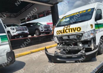 COLECTIVOS COLISIONAN EN TAPACHULA; NO HAY PERSONAS LESIONADAS
