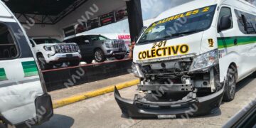 COLECTIVOS COLISIONAN EN TAPACHULA; NO HAY PERSONAS LESIONADAS