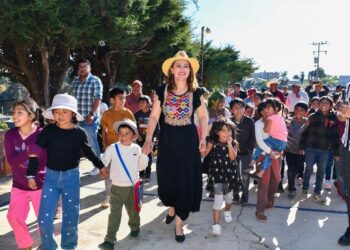 Fabiola Ricci celebra el Día de la Niñez con alegría y cercanía en comunidades y mercados de San Cristóbal