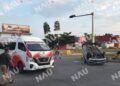 CHOQUE ENTRE TRANSPORTE PÚBLICO Y VEHÍCULO PARTICULAR PROVOCA VOLCADURA EN EL PAR VIAL