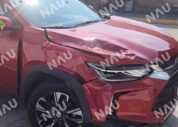 No respetó el alto y provoca choque en pleno cruce de Tapachula