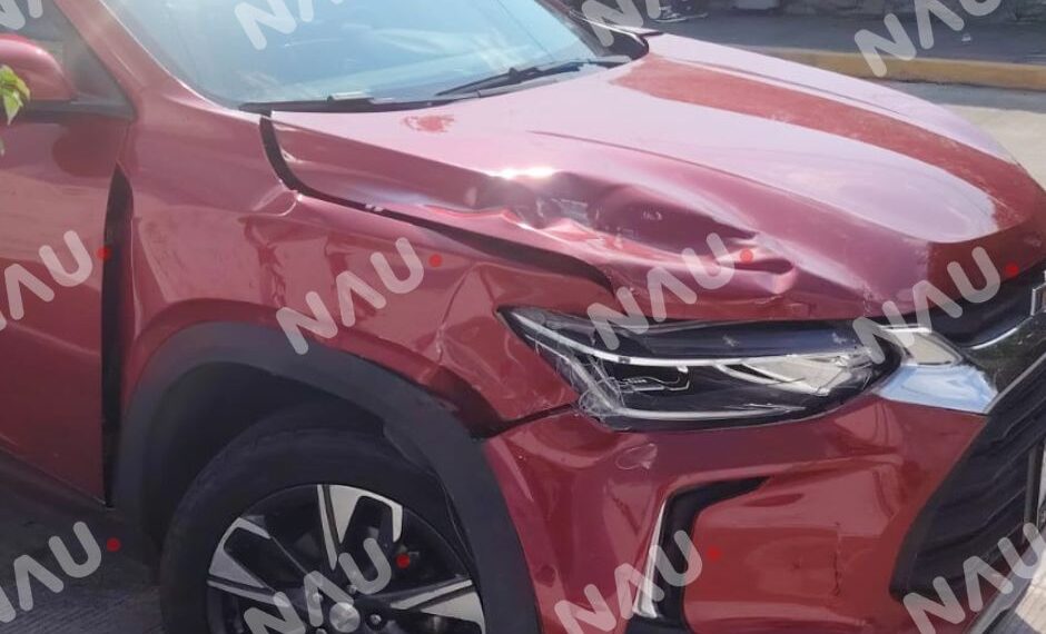 No respetó el alto y provoca choque en pleno cruce de Tapachula