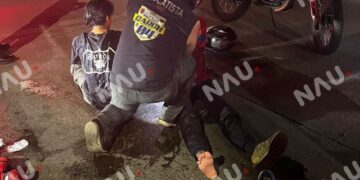 Automovilista provoca choque contra motocicleta con tres ocupantes y es asegurada tras intentar huir en Tapachula