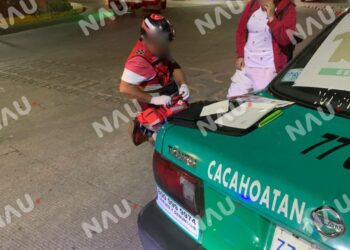 ACCIDENTE ENTRE TAXI FORÁNEO Y MOTOCICLETA EN TAPACHULA