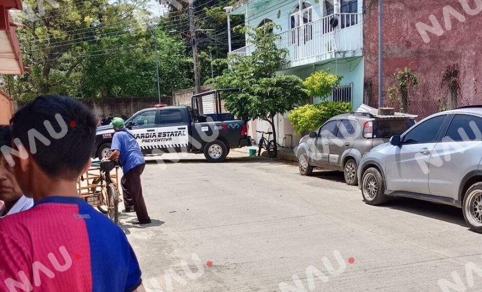 Balean a chofer de transporte público en la colonia Palmeras de Tapachula