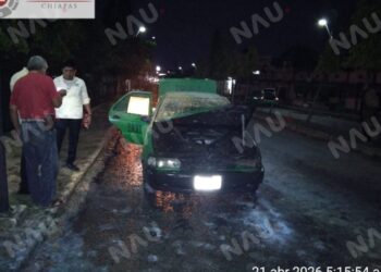 Taxi se incendia durante la madrugada en Mapastepec