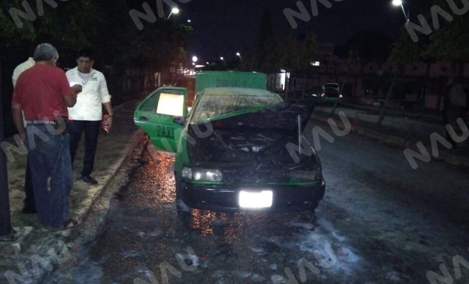 Taxi se incendia durante la madrugada en Mapastepec