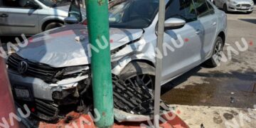 ACCIDENTE VIAL EN LA 8ª PONIENTE DEJA SOLO DAÑOS MATERIALES