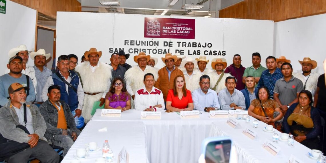 Gobierno municipal y estatal consolidan diálogo con comunidades para preservar la paz en San Cristóbal