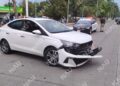 CHOQUE ENTRE TAXI FORÁNEO Y VEHÍCULO PARTICULAR DEJA DAÑOS MATERIALES EN TAPACHULA