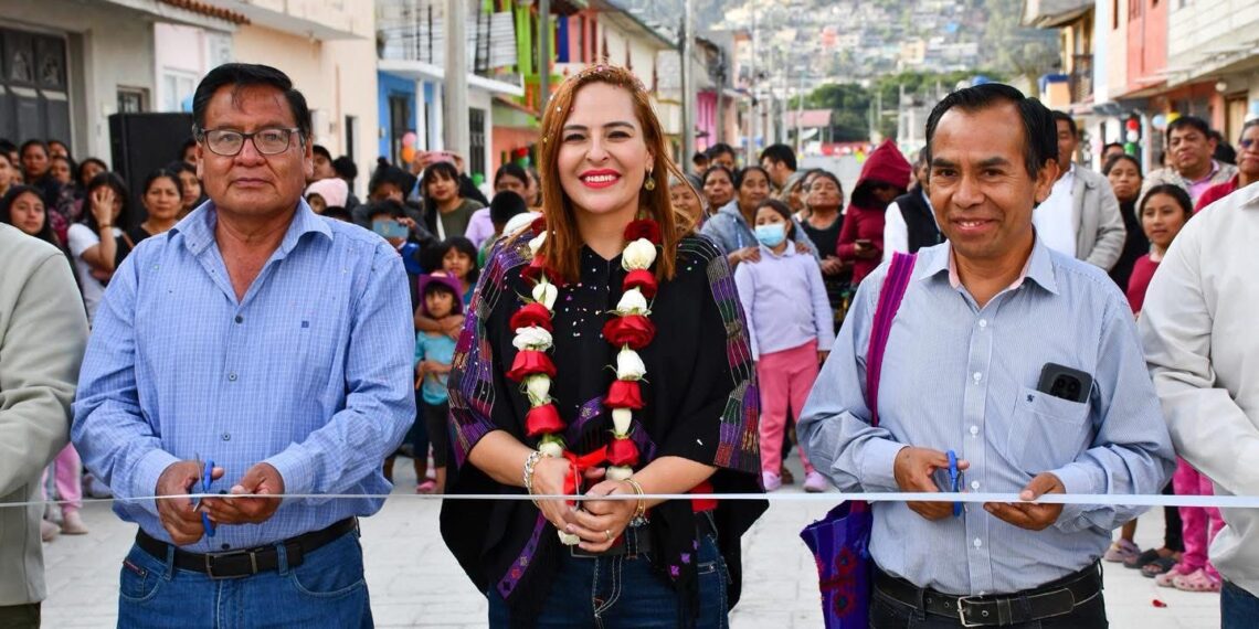 Inaugura Fabiola Ricci obra de pavimentación en la colonia Erasto Urbina, “un logro hecho entre ciudadanía y gobierno”