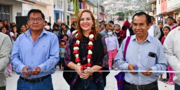 Inaugura Fabiola Ricci obra de pavimentación en la colonia Erasto Urbina, “un logro hecho entre ciudadanía y gobierno”
