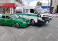 Choque entre taxi y Urban deja daños menores en Tapachula