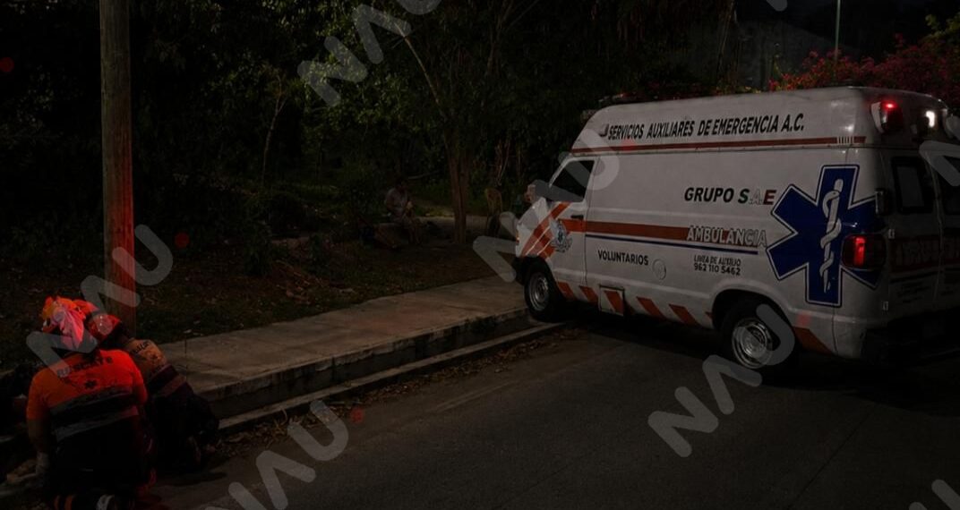 Motociclista resulta lesionado tras derrapar en la colonia Pintoresco de Tapachula