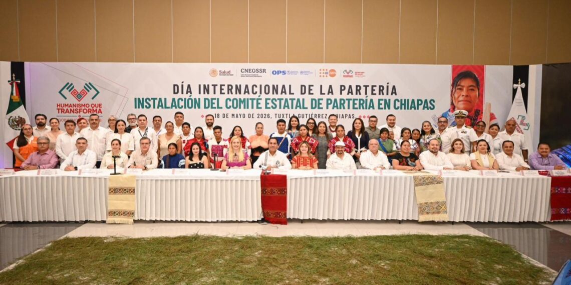 Eduardo Ramírez Aguilar reconoce al personal de enfermería e instala el Comité Estatal de Partería