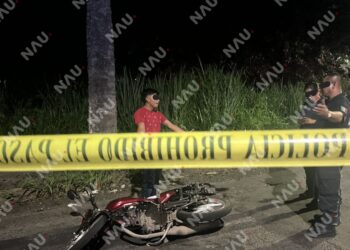 Motorista derrapa frente al COBACH 08 y deja abandonada la unidad en Tapachula