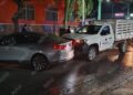 Choque entre camioneta y automóvil deja daños materiales en Tapachula