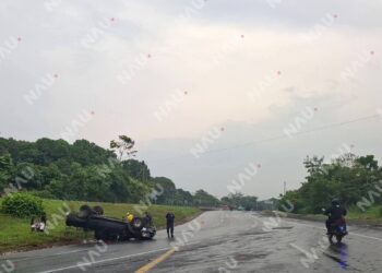 Familia resulta lesionada tras volcadura en la salida del libramiento de Huixtla