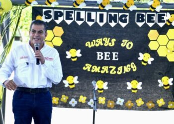 El inglés abre nuevas oportunidades para las niñas y niños de Tapachula: Yamil Melgar