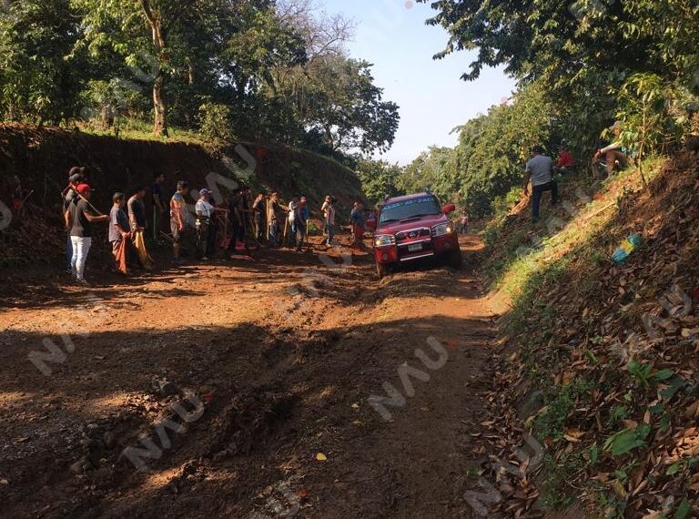 Comunidades sufren rechazo del Gobierno en los caminos saca cosechas