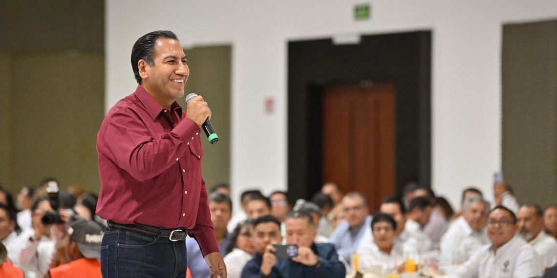 Eduardo Ramírez reconoce labor de quienes construyen escuelas en Chiapas