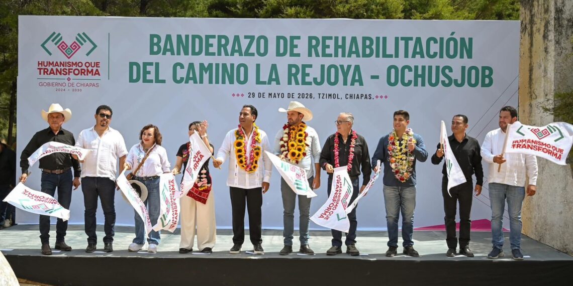 Eduardo Ramírez impulsa infraestructura educativa y carretera en Tzimol