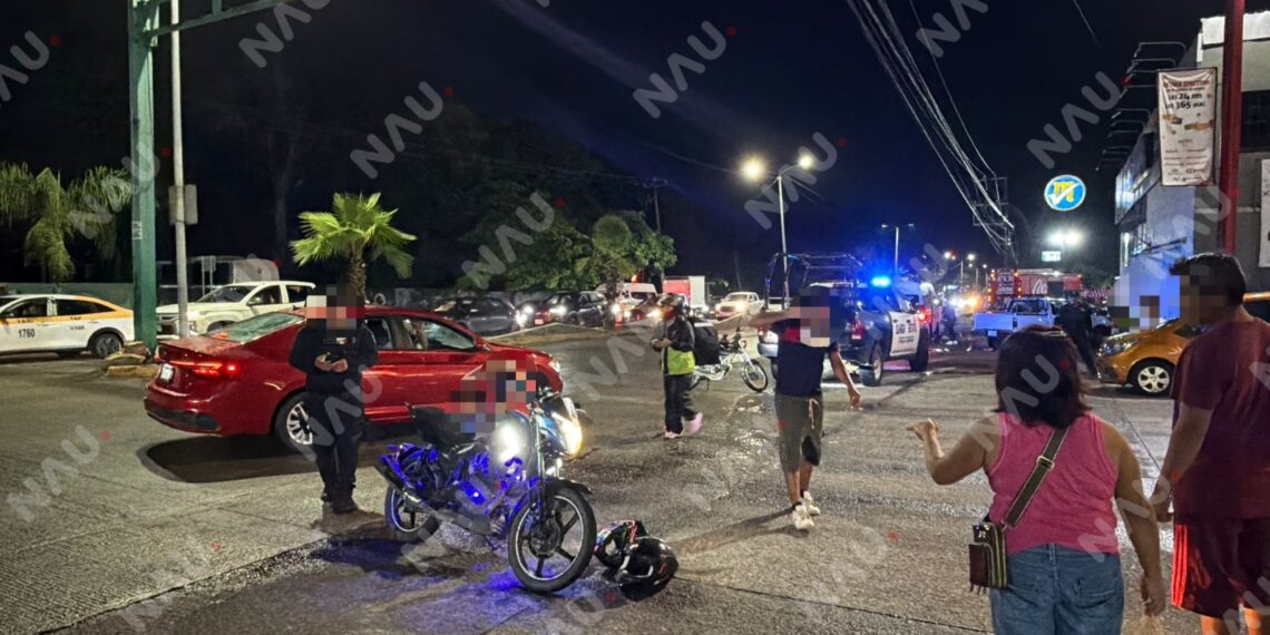 Pareja resulta lesionada tras derrapar en motocicleta al sur de Tapachula