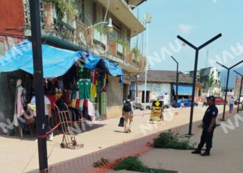 Frustran asalto a joyería en Huixtla; delincuentes huyen y abandonan cargador abastecido