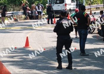 Volcadura en la zona alta de Tapachula deja dos personas sin vida