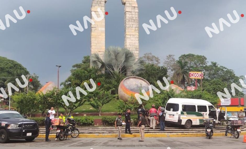 Tres lesionados deja choque entre camioneta y unidad de transporte público en Tapachula