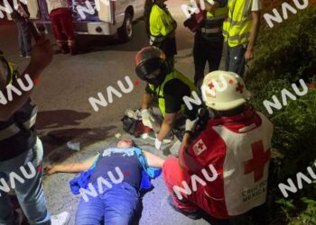 Mujer resulta lesionada tras derrapar en motocicleta en Tapachula