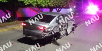 Conductor huye tras chocar y abandonar automóvil en Tapachula