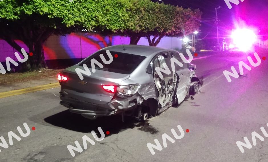 Conductor huye tras chocar y abandonar automóvil en Tapachula