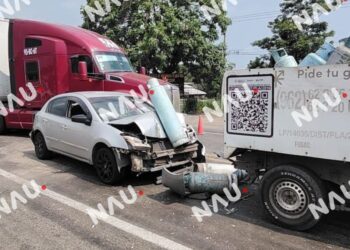 Choque entre patrulla, tráiler y camioneta deja tres heridos en la carretera Tapachula–Puerto Madero