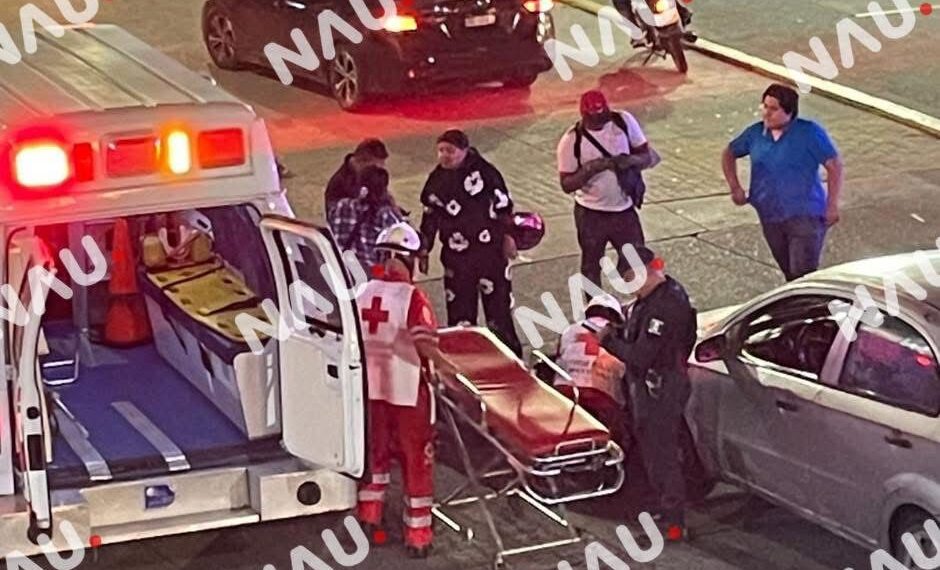 Motorista colombiano termina hospitalizado tras fuerte choque en la Central Oriente de Tapachula
