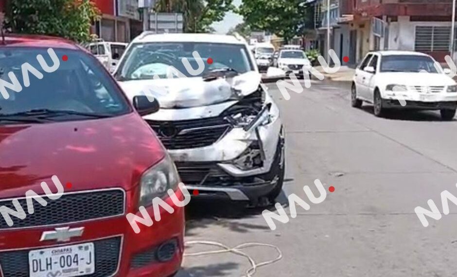 Choque múltiple deja daños materiales en Tapachula