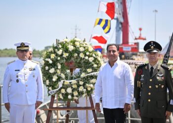 Eduardo Ramírez reconoce a las mujeres y los hombres de la Secretaría de Marina