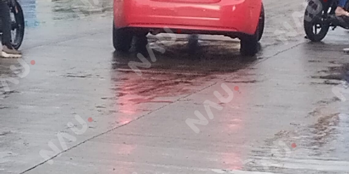 Automovilista huye tras provocar accidente; motociclista y acompañante resultan lesionados en Tapachula