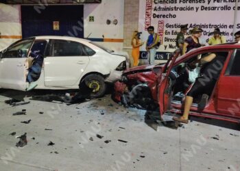 Choque múltiple deja cuantiosos daños materiales y una mujer lesionada en Tapachula
