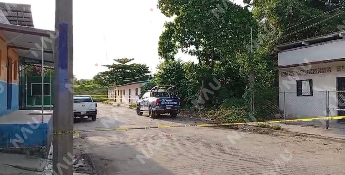 Balean a joven talachero en la colonia San Francisco de Huixtla