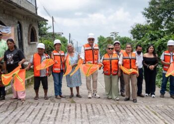 Fabián Barrios da banderazo a rehabilitación de drenaje sanitario en la cabecera municipal