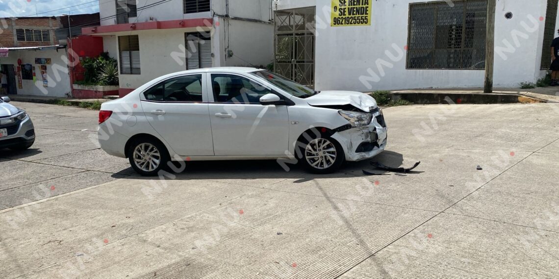 DOS ADULTOS MAYORES RESULTAN LESIONADOS TRAS CHOQUE EN EL NORORIENTE DE TAPACHULA