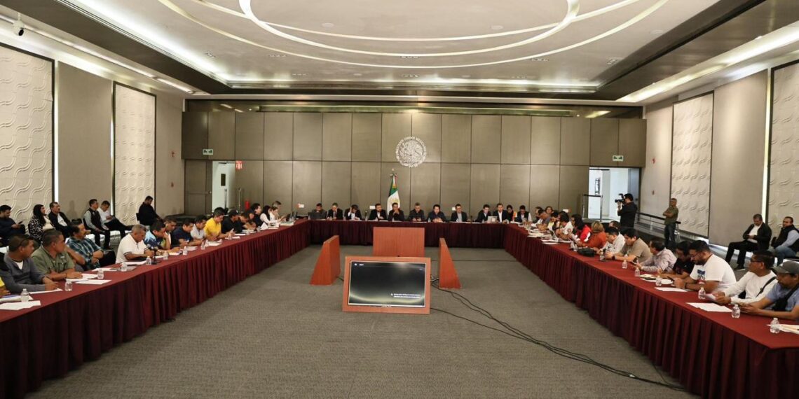 Reconoce Eduardo Ramírez al magisterio chiapaneco por su compromiso con la educación de la niñez y juventud
