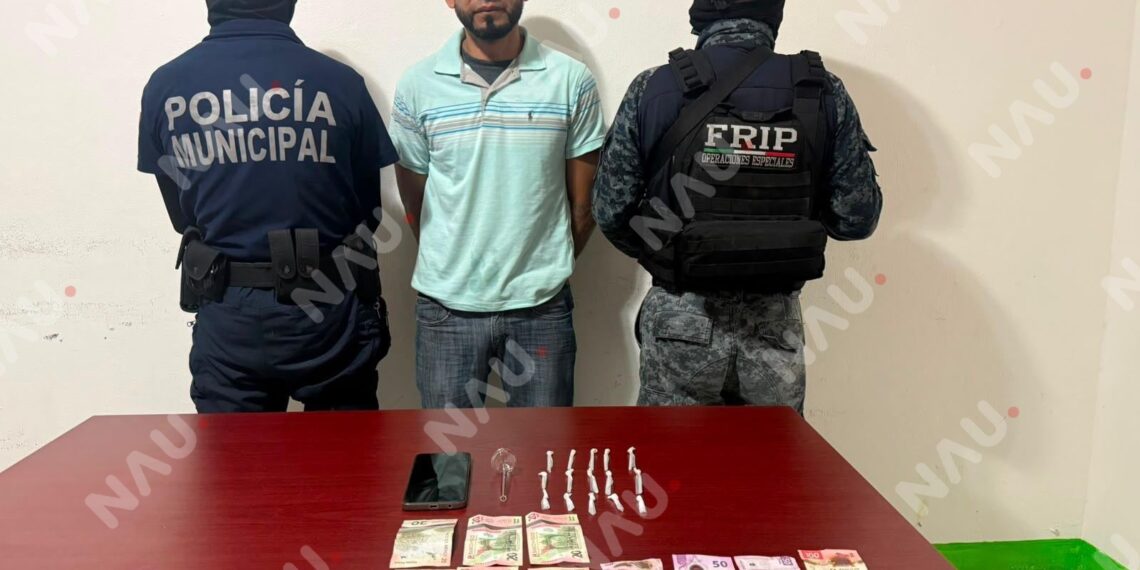 Detienen a un hombre con 15 dosis de presunto cristal en Huixtla