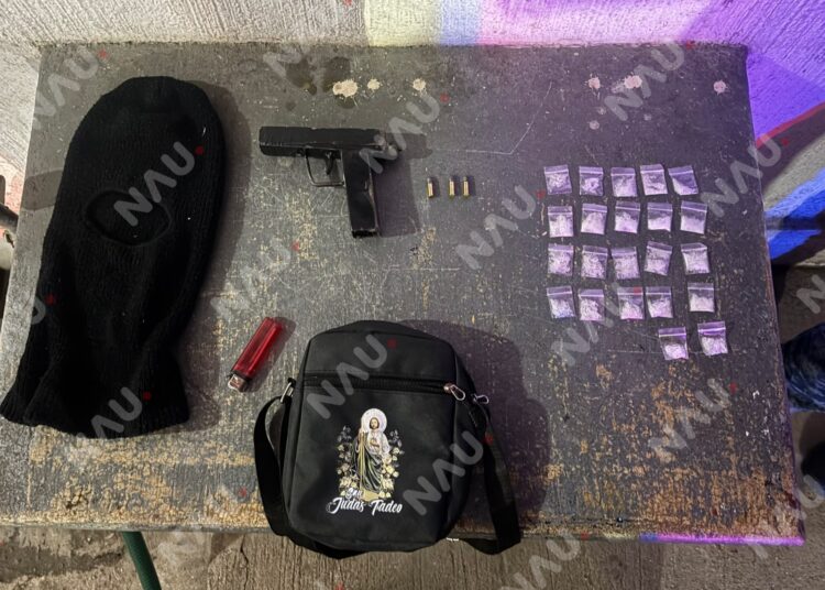 Detienen a tres personas con presunta droga y un arma de fabricación artesanal en Tuzantán