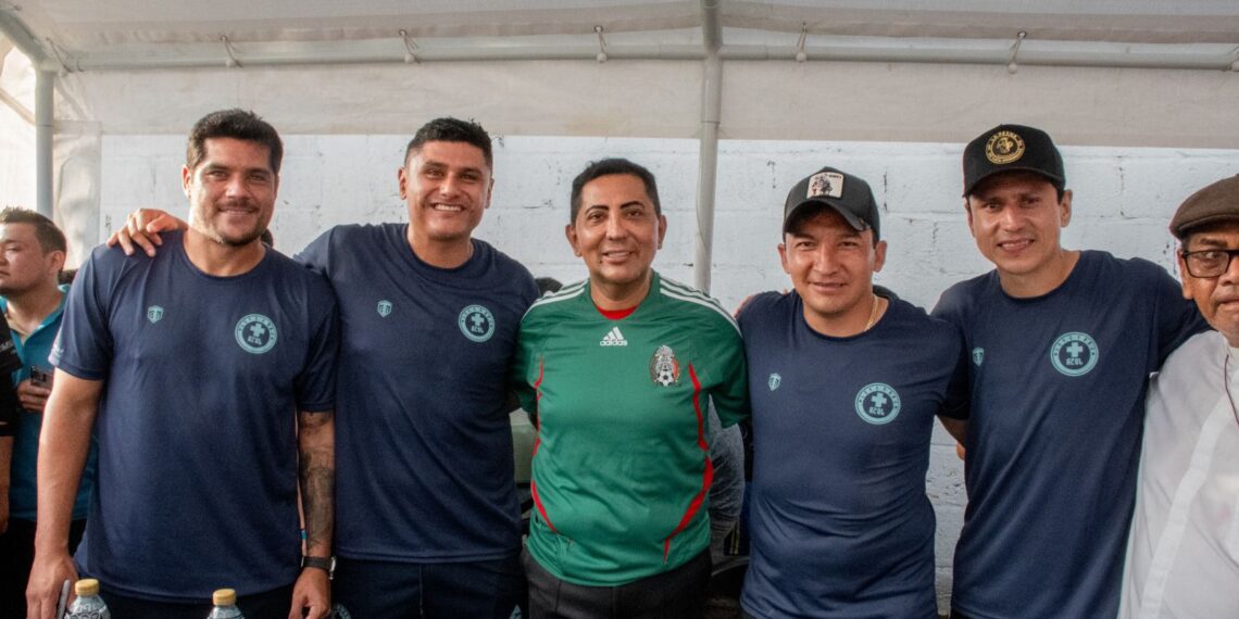 El fútbol une a Suchiate en un encuentro histórico con las Leyendas del Cruz Azul